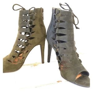 G by Guess size 7M green suede high heeled sandal